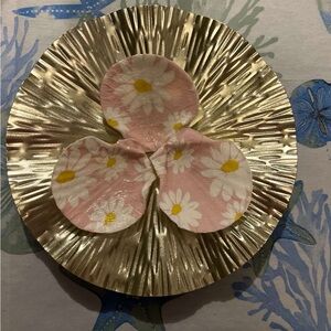 Handmade daisy shell jewelry dishes!